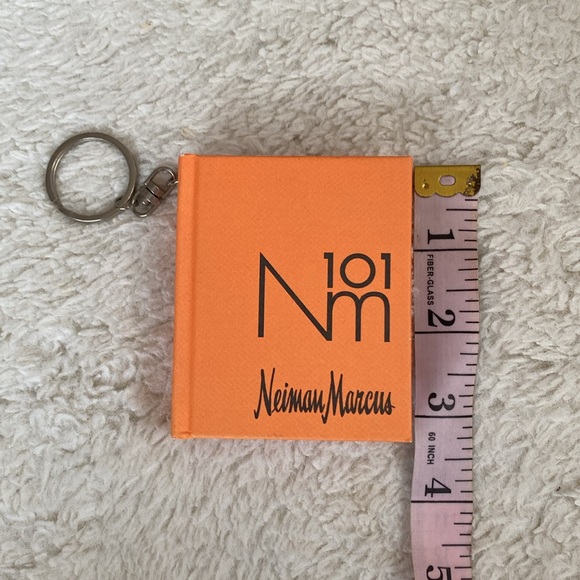 ❤️ Neiman Marcus Notebook Keychain - Picture 7 of 8